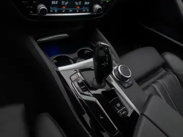 BMW 540i xD Luxury Line Panorama Kamera HUD 4xKlima