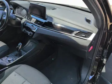 BMW X1 sD 20i Advantage AdLED DA  HUD Pano HiFi AHK