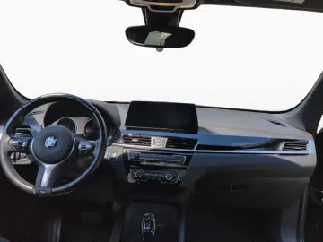 BMW X1 sD 20i Advantage AdLED DA  HUD Pano HiFi AHK
