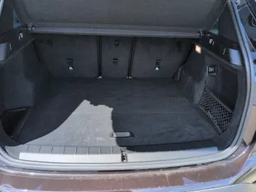 BMW X1 sD 20i Advantage AdLED DA  HUD Pano HiFi AHK