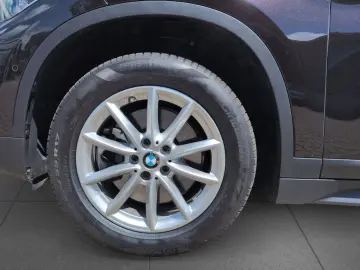 BMW X1 sD 20i Advantage AdLED DA  HUD Pano HiFi AHK