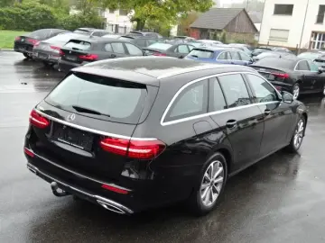 Mercedes-Benz E 200d t-Mod AVANTG LEDER NAV LED