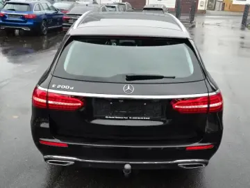 Mercedes-Benz E 200d t-Mod AVANTG LEDER NAV LED