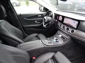 Mercedes-Benz E 200d t-Mod AVANTG LEDER NAV LED