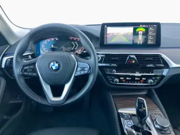 BMW 540i xDrive Luxury AHK LASER SofC CAM HUD