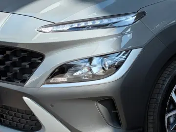 HYUNDAI Kona Trend Hybrid 141PS Navi Kamera!