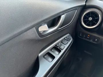 HYUNDAI Kona Trend Hybrid 141PS Navi Kamera!