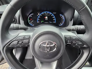 TOYOTA Yaris Cross 1.5 Hybrid Team D ACC LED Navi