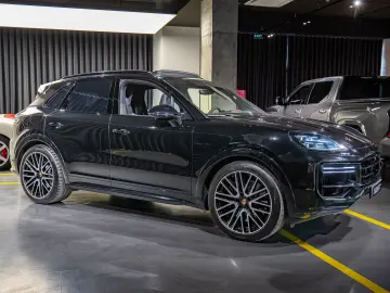 Porsche Cayenne TURBO E-HYBRID