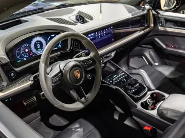 Porsche Cayenne TURBO E-HYBRID