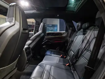 Porsche Cayenne TURBO E-HYBRID
