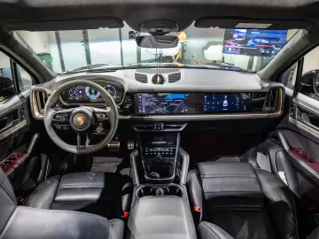 Porsche Cayenne TURBO E-HYBRID