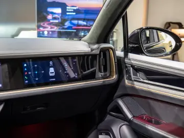 Porsche Cayenne TURBO E-HYBRID
