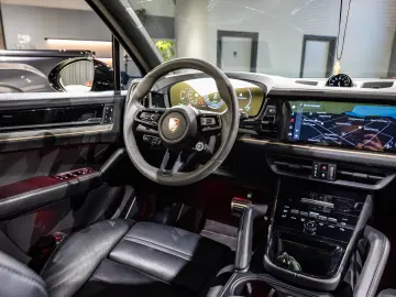 Porsche Cayenne TURBO E-HYBRID