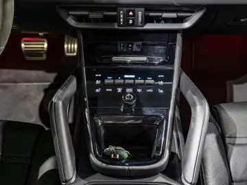 Porsche Cayenne TURBO E-HYBRID
