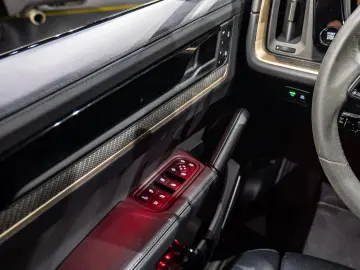 Porsche Cayenne TURBO E-HYBRID