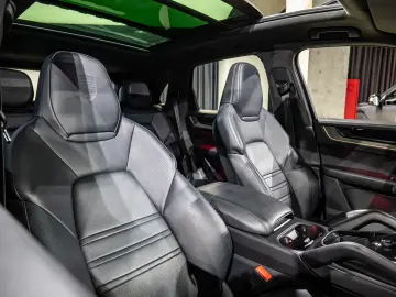 Porsche Cayenne TURBO E-HYBRID