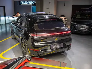 Porsche Cayenne TURBO E-HYBRID