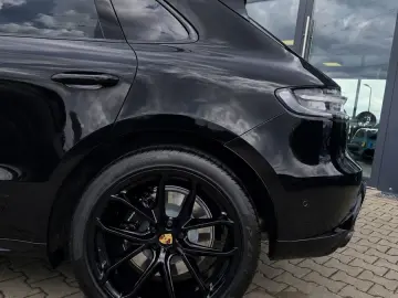 PORSCHE Macan GTS Sthzg Acc Pano PSCB Ahk Bose PASM