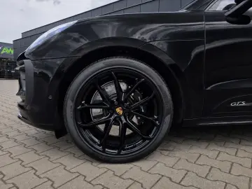 PORSCHE Macan GTS Sthzg Acc Pano PSCB Ahk Bose PASM