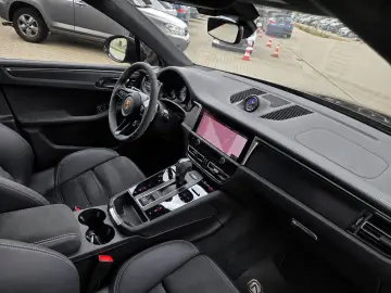 PORSCHE Macan GTS Sthzg Acc Pano PSCB Ahk Bose PASM