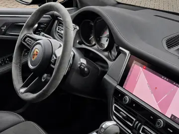 PORSCHE Macan GTS Sthzg Acc Pano PSCB Ahk Bose PASM