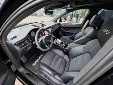 PORSCHE Macan GTS Sthzg Acc Pano PSCB Ahk Bose PASM