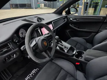 PORSCHE Macan GTS Sthzg Acc Pano PSCB Ahk Bose PASM