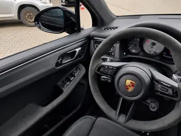 PORSCHE Macan GTS Sthzg Acc Pano PSCB Ahk Bose PASM