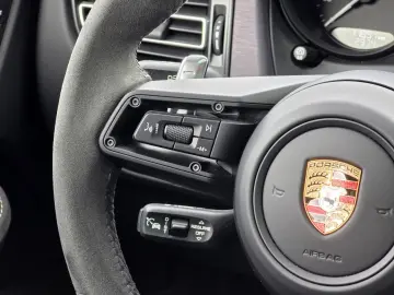 PORSCHE Macan GTS Sthzg Acc Pano PSCB Ahk Bose PASM