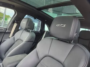 PORSCHE Macan GTS Sthzg Acc Pano PSCB Ahk Bose PASM