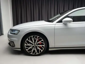 Audi A8L 60 TFSI e quattro – 2021