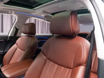 Audi A8L 60 TFSI e quattro – 2021