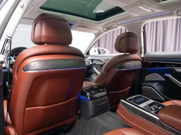 Audi A8L 60 TFSI e quattro – 2021