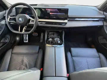 BMW i5 eDrive40 M Sport Pro AHK ACC Pano Inno Memory