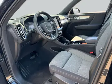 VOLVO XC40 T4 Recharge Plus-Dark DKG 360  Standh ACC B