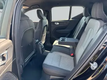 VOLVO XC40 T4 Recharge Plus-Dark DKG 360  Standh ACC B