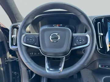 VOLVO XC40 T4 Recharge Plus-Dark DKG 360  Standh ACC B