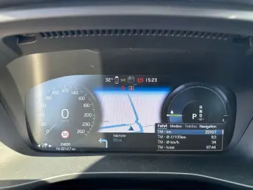 VOLVO XC40 T4 Recharge Plus-Dark DKG 360  Standh ACC B