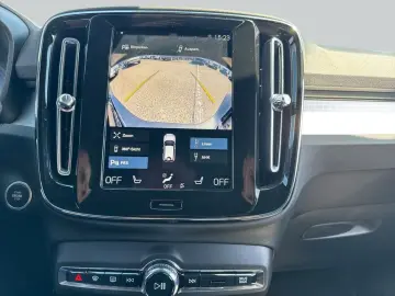 VOLVO XC40 T4 Recharge Plus-Dark DKG 360  Standh ACC B