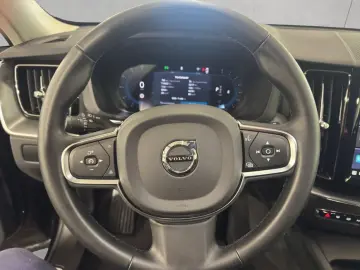 VOLVO XC60 B5 AWD Core Aut Licht-Paket H&K Kamera PDCv
