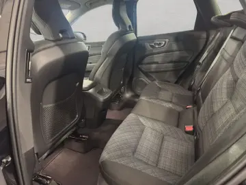 VOLVO XC60 B5 AWD Core Aut Licht-Paket H&K Kamera PDCv