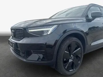 VOLVO XC40 B3 Plus Black-Edition DKG Park- Winter- Sit
