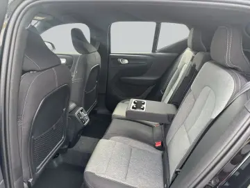 VOLVO XC40 B3 Plus Black-Edition DKG Park- Winter- Sit