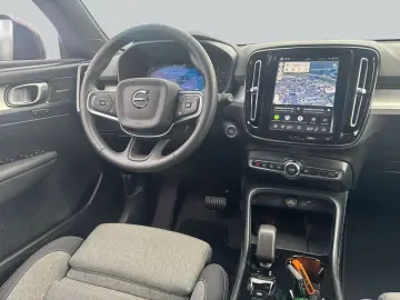 VOLVO XC40 B3 Plus Black-Edition DKG Park- Winter- Sit