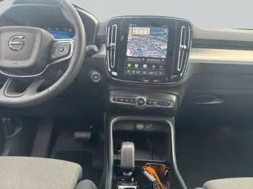 VOLVO XC40 B3 Plus Black-Edition DKG Park- Winter- Sit