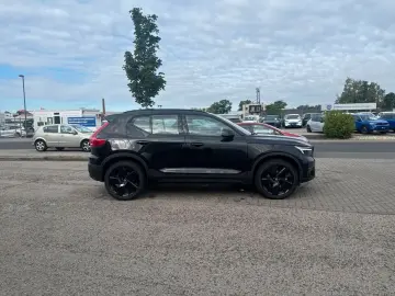 VOLVO XC40 B3 Plus Black-Edition DKG Park- Winter- Sit
