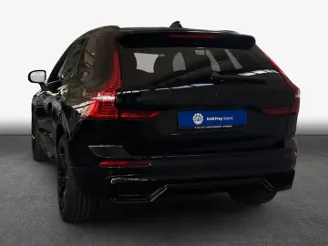 VOLVO XC60 B5 AWD Plus Black-Edition PilotAssist 360