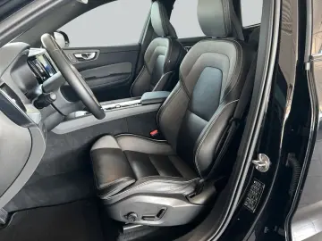 VOLVO XC60 B5 AWD Plus Black-Edition PilotAssist 360