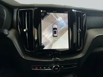 VOLVO XC60 B5 AWD Plus Black-Edition PilotAssist 360